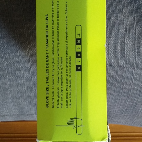 Nike Mercurial Touch Victory Goalie Gloves - Picture 5 of 7